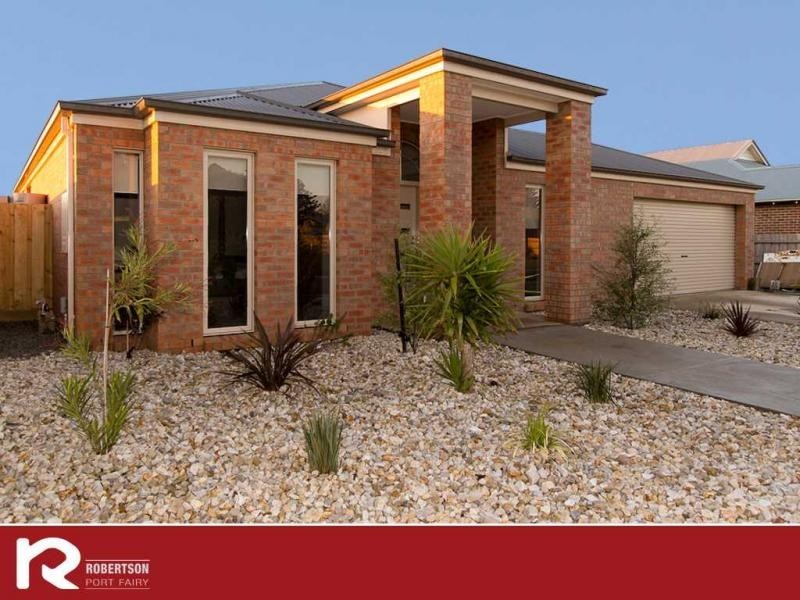 24 Dyson Street, Port Fairy VIC 3284