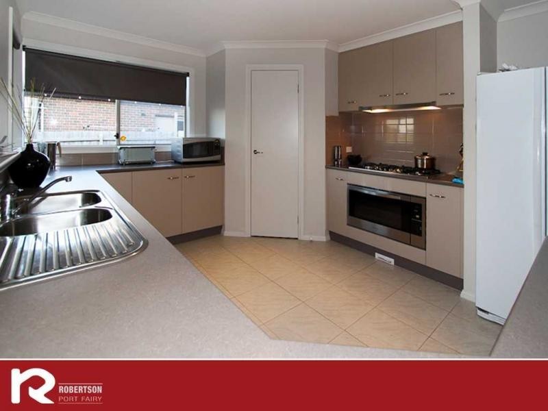 24 Dyson Street, Port Fairy VIC 3284