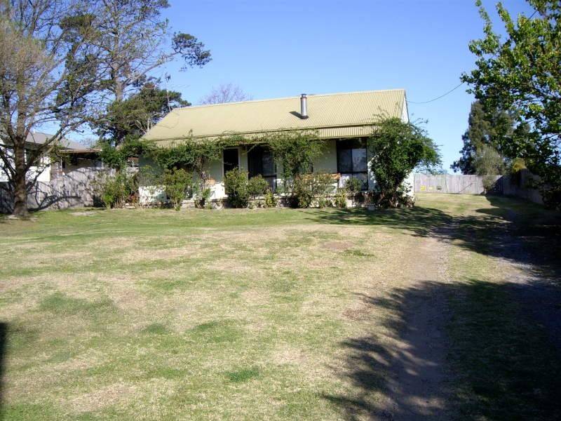 17 bank Street, Cobargo NSW 2550