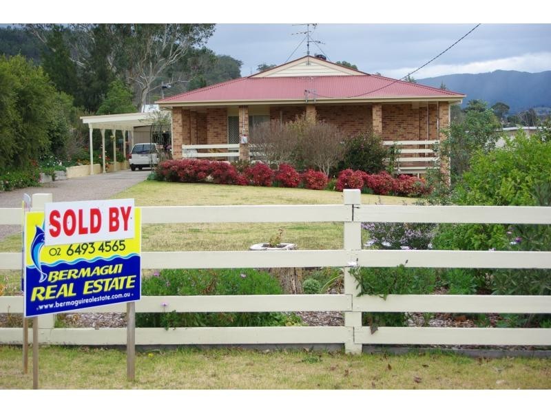 26 Hoyer Street, Cobargo NSW 2550