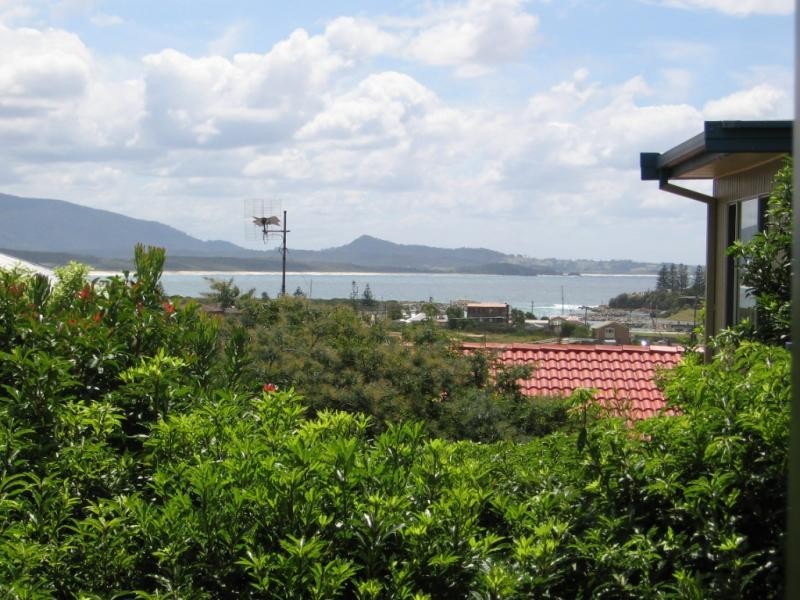 16 Mumbulla Street, Bermagui NSW 2546