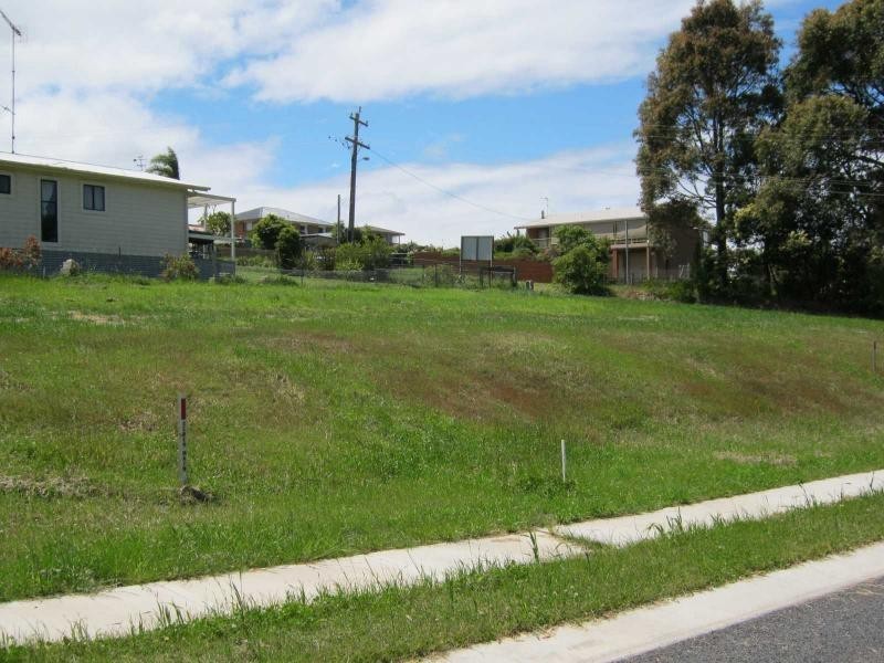 12 Hay Street, Bermagui NSW 2546