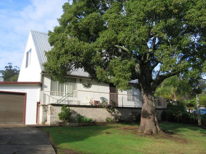 9 Gillespie Street, Cobargo NSW 2550