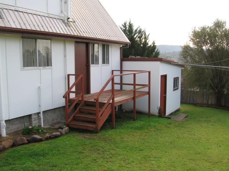 9 Gillespie Street, Cobargo NSW 2550