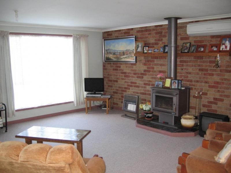 40 Avernus Street, Cobargo NSW 2550