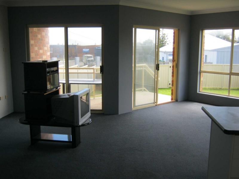 Unit 2/4 Carnago Street, Bermagui NSW 2546