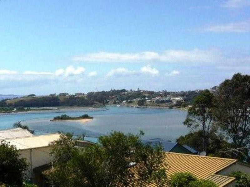 7 Hillcrest Avenue, Narooma NSW 2546