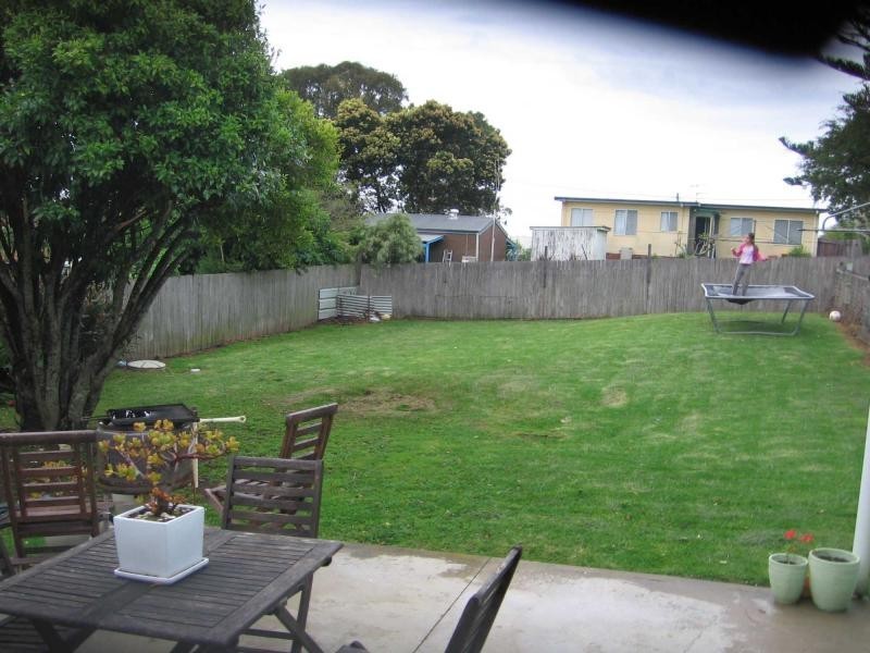 17 Wallaga Lake Road, Wallaga Lake Heights, Wallaga Lake NSW 2546