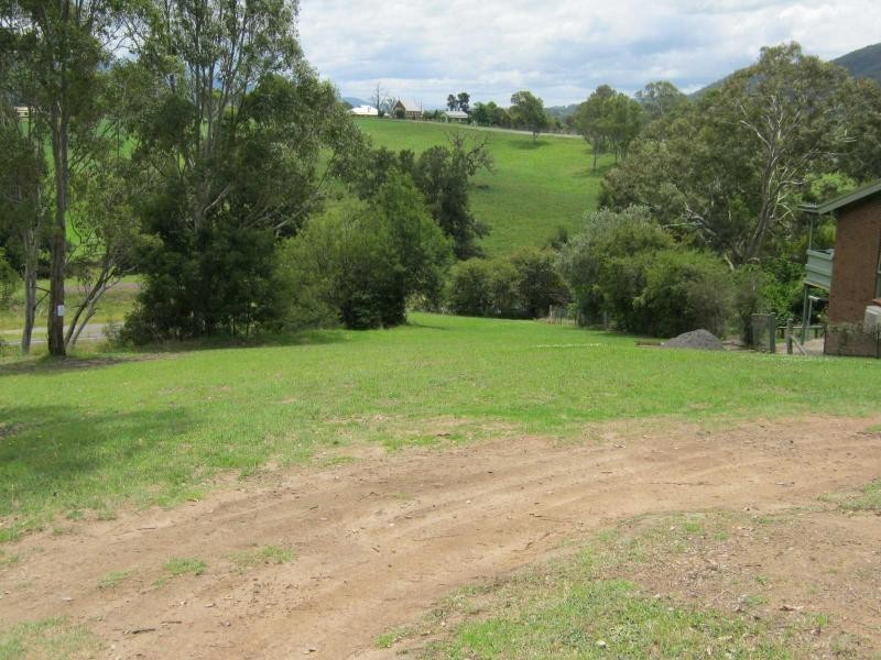 16 Gillespie Street, Cobargo NSW 2550