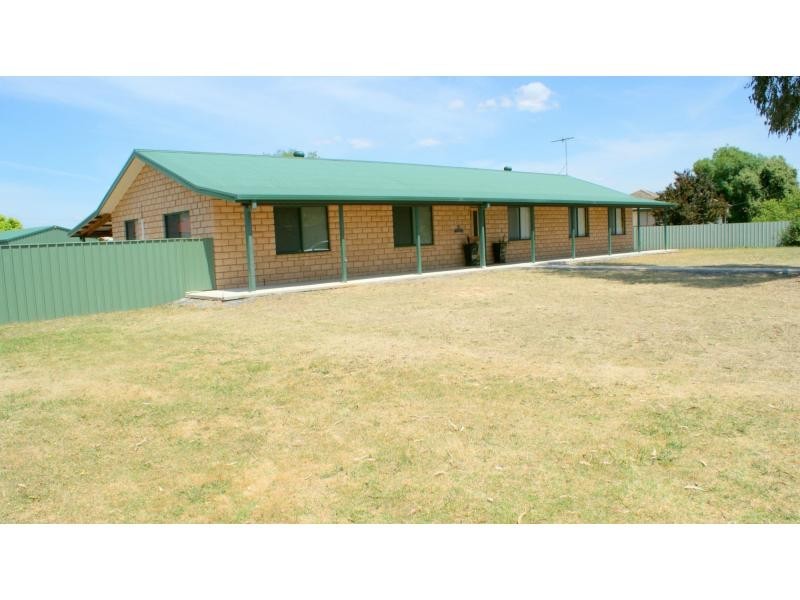 23 Hopetoun Street, Culcairn NSW 2660