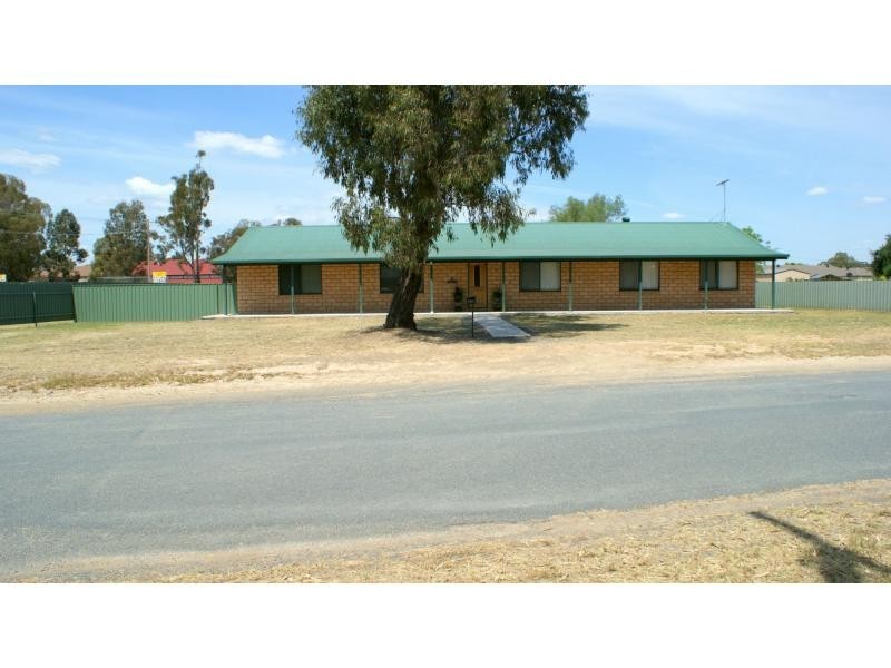 23 Hopetoun Street, Culcairn NSW 2660