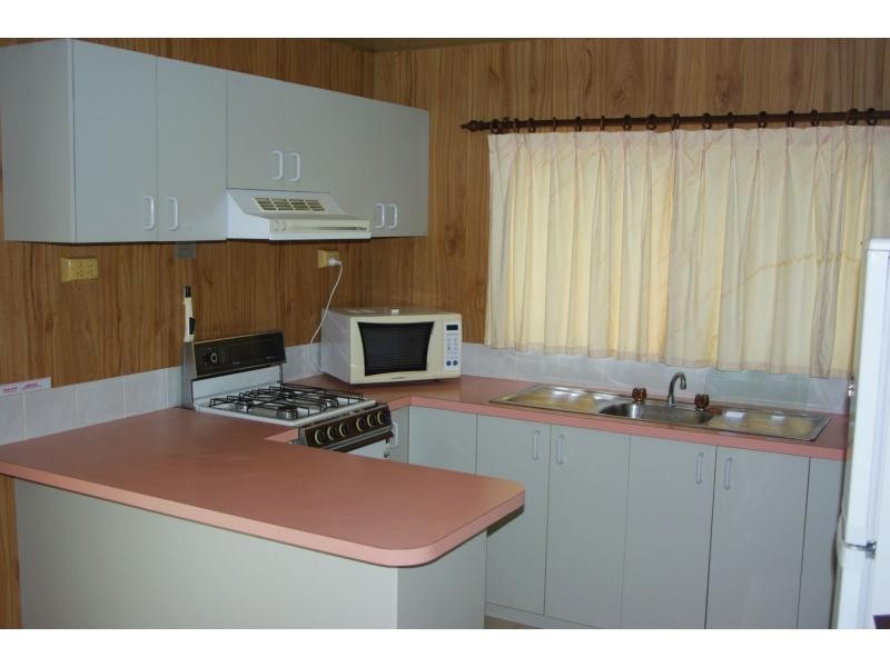 Van 100 Regatta Point Holiday Park , Wallaga Lake, Bermagui NSW 2546