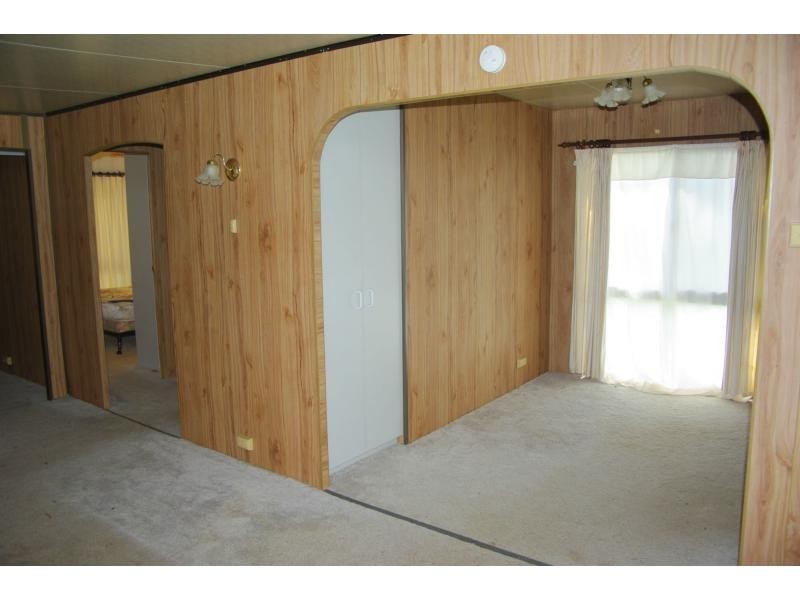 Van 100 Regatta Point Holiday Park , Wallaga Lake, Bermagui NSW 2546