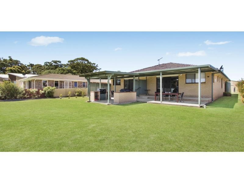2 Lindo Street, Bermagui NSW 2546