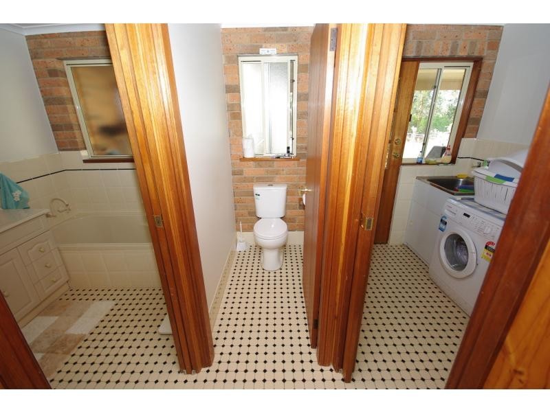 8 Albert Street, Moruya NSW 2537