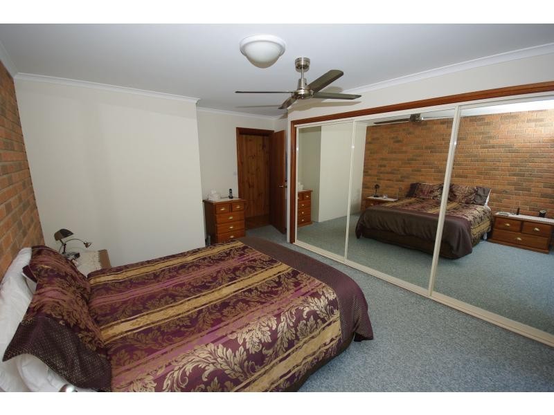 8 Albert Street, Moruya NSW 2537