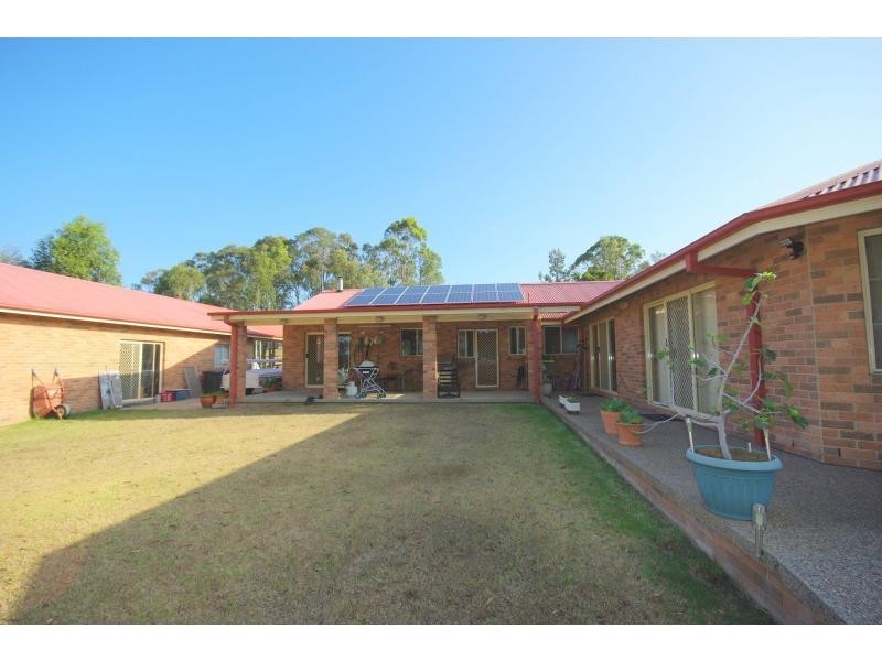 8 Albert Street, Moruya NSW 2537