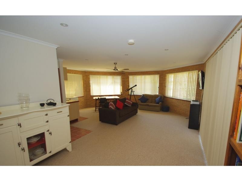 8 Albert Street, Moruya NSW 2537