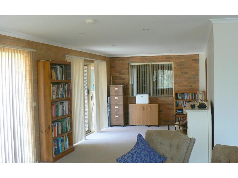 8 Albert Street, Moruya NSW 2537