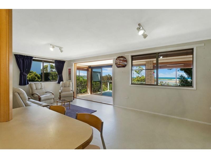 21 Lake View Drive, Wallaga Lake Heights, Wallaga Lake NSW 2546