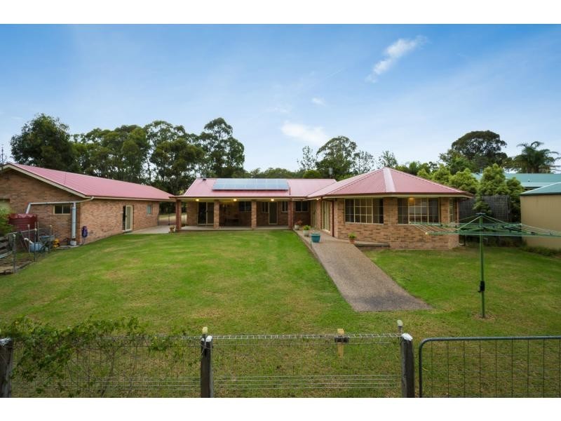 8 Albert Street, Moruya NSW 2537
