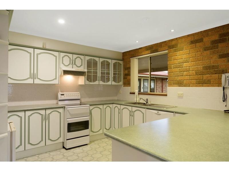 8 Albert Street, Moruya NSW 2537
