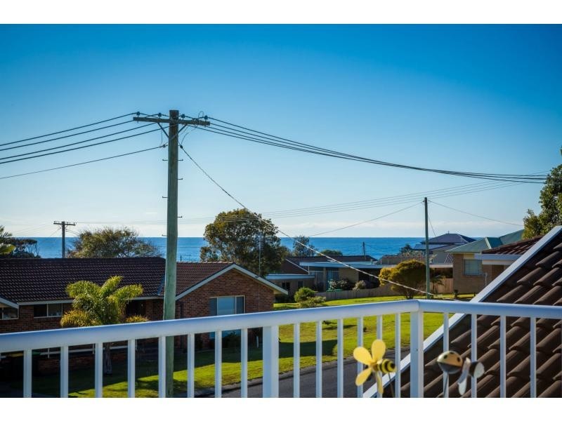 5 Pacific Avenue, Kianga NSW 2546