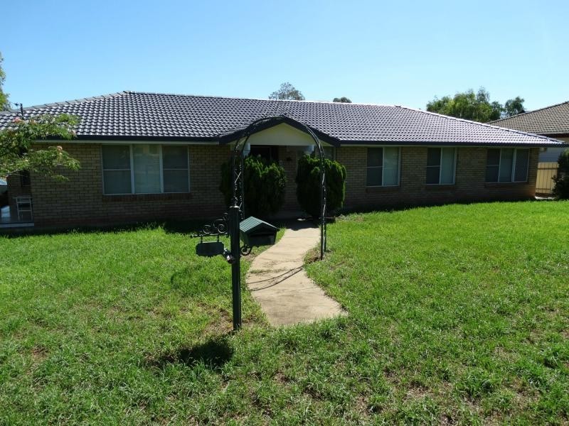 1 Baldwin Place, Gunnedah NSW 2380