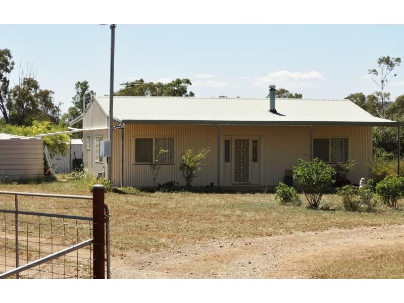 18 Carlyon Avenue, Gunnedah NSW 2380