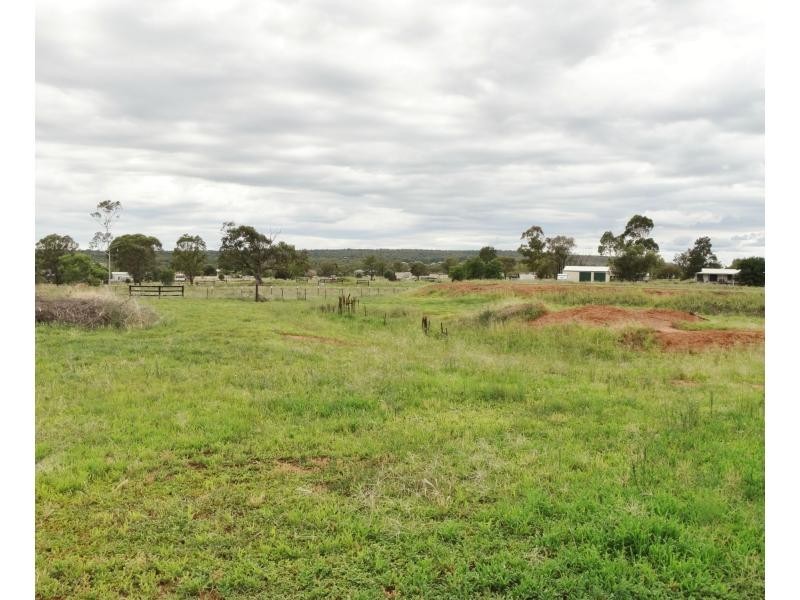 18 Carlyon Avenue, Gunnedah NSW 2380