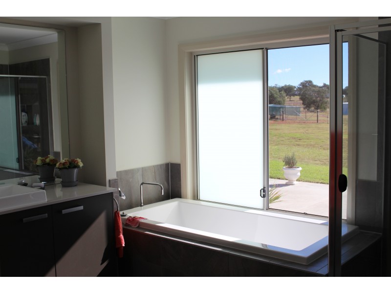 62 Kerry Elizabeth Dr, Gunnedah NSW 2380
