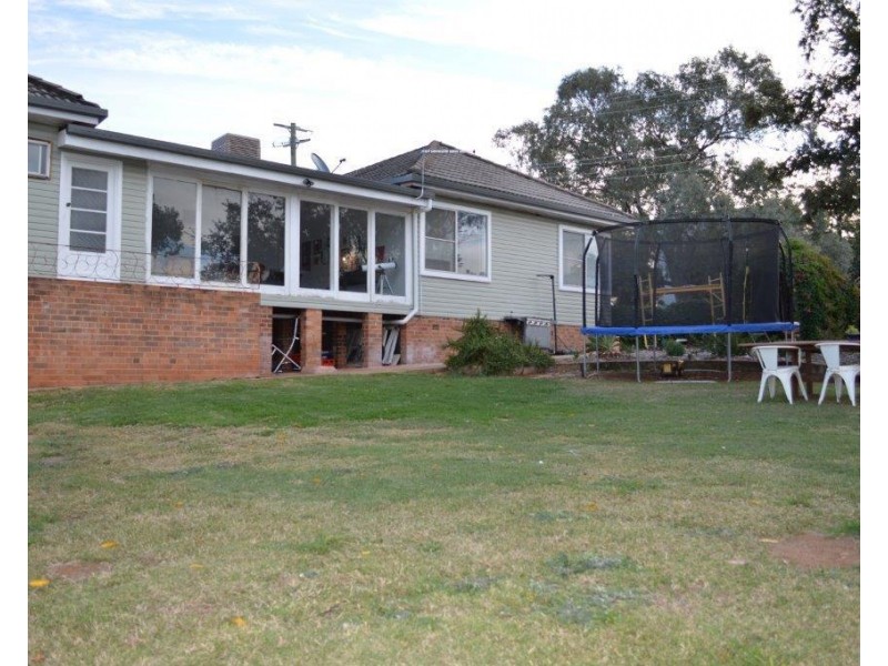 10 South St, Gunnedah NSW 2380