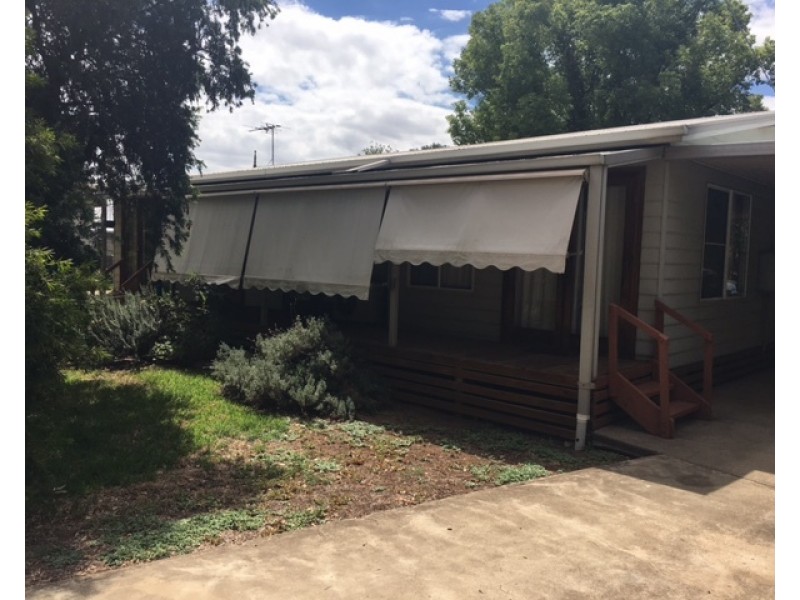 8 Wandobah Rd, Gunnedah NSW 2380