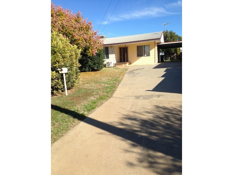 8 Baldwin Place, Gunnedah NSW 2380