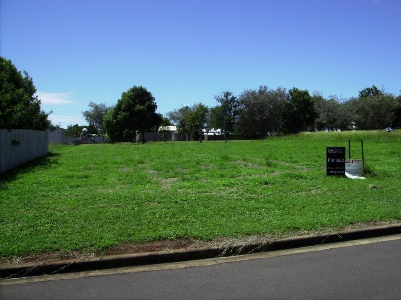 2 DICKINSON Street, Burnett Heads QLD 4670