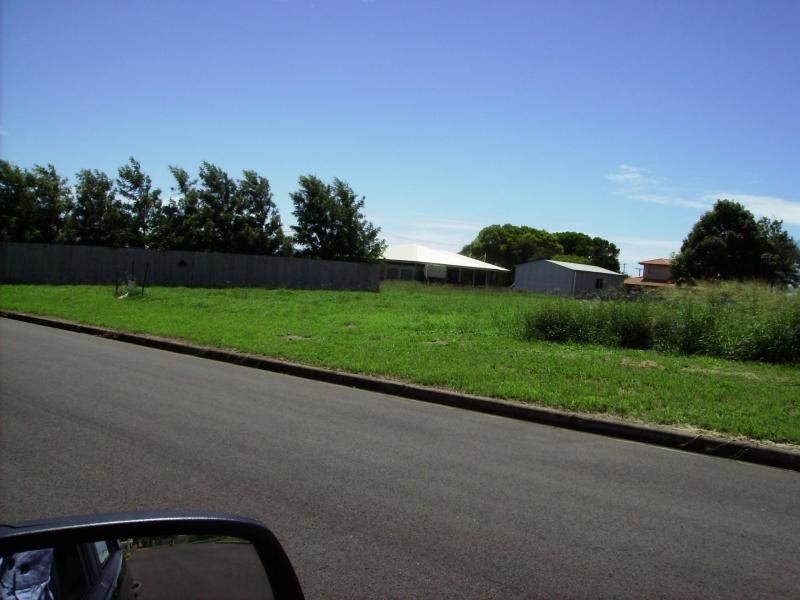 2 DICKINSON Street, Burnett Heads QLD 4670