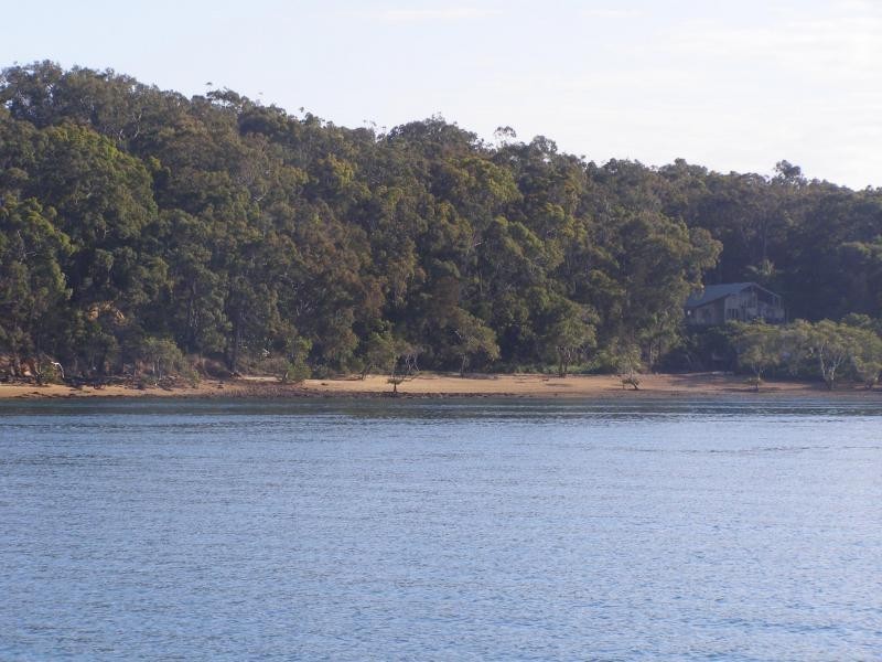 14 Eastbourne Terrace, Macleay Island QLD 4184