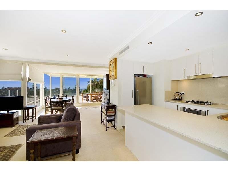 18/ 4-10 The Avenue, Collaroy NSW 2097