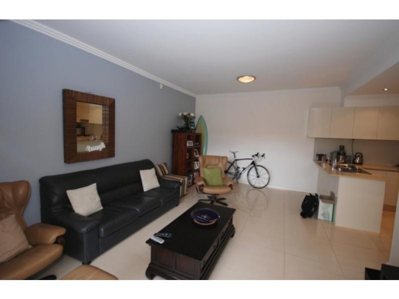 8/21 PINE Avenue, Brookvale NSW 2100