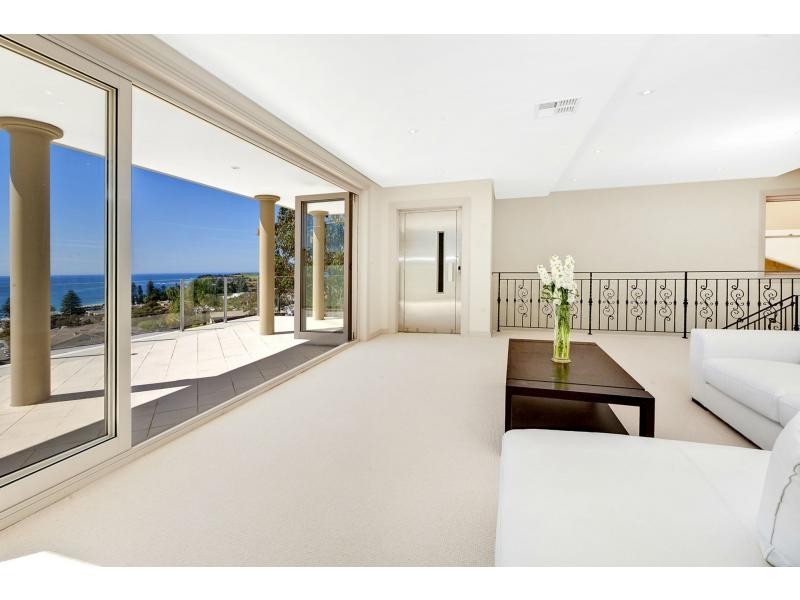 10A Graylind Close, Collaroy NSW 2097