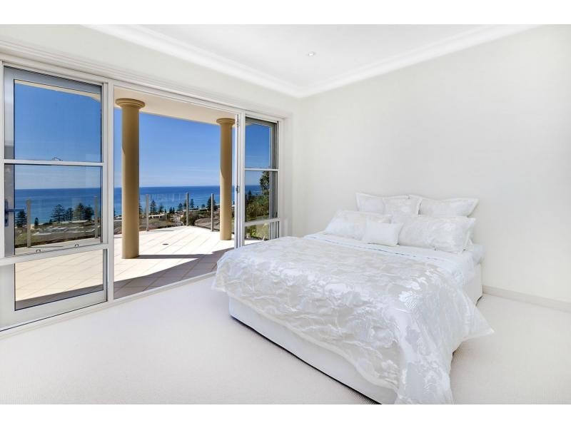 10A Graylind Close, Collaroy NSW 2097