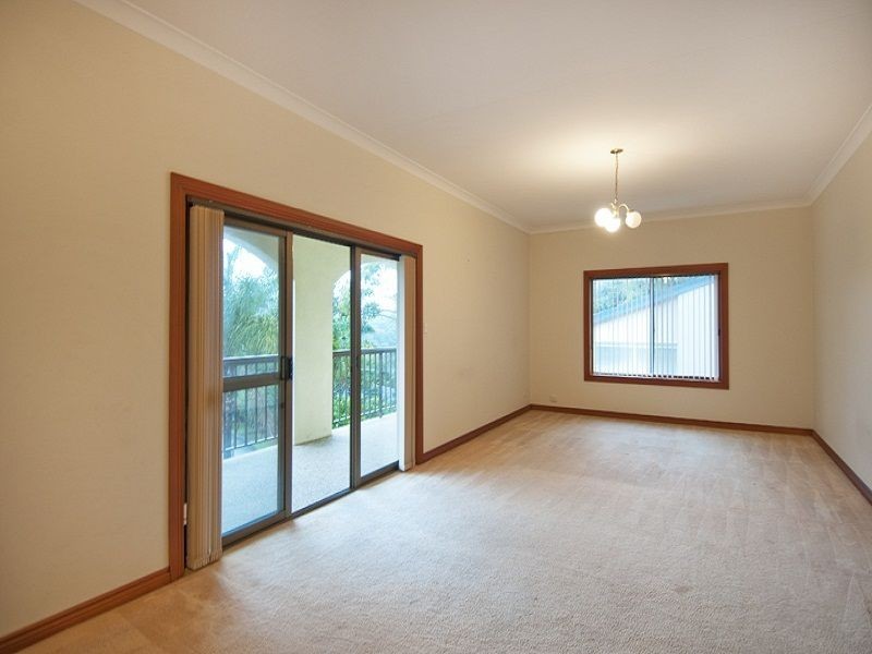 136 Rose Avenue, Wheeler Heights NSW 2097