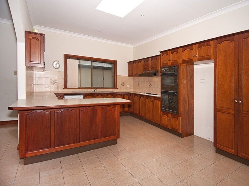 136 Rose Avenue, Wheeler Heights NSW 2097