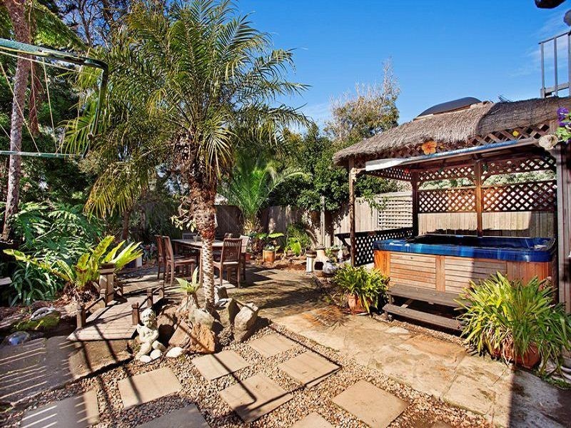 21 Griffin Road, North Curl Curl NSW 2099