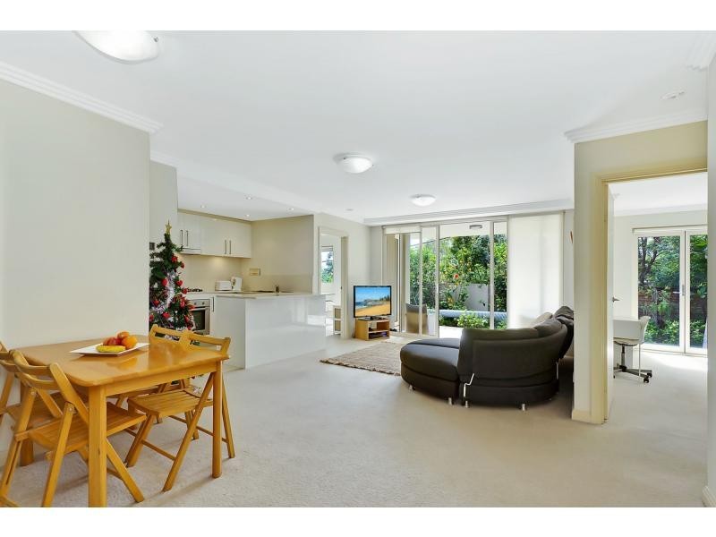 15/4-10 The Avenue, Collaroy NSW 2097
