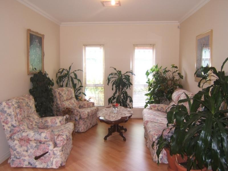 18 Queensborough Avenue, Hillcrest SA 5086