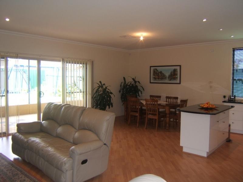 18 Queensborough Avenue, Hillcrest SA 5086