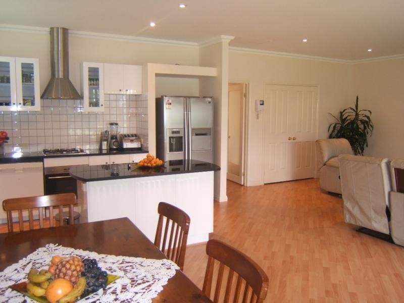 18 Queensborough Avenue, Hillcrest SA 5086
