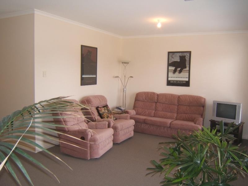 18 Queensborough Avenue, Hillcrest SA 5086