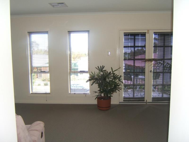 18 Queensborough Avenue, Hillcrest SA 5086